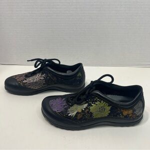 ECCO floral Embroidered sneakers EU size 36 or US size 5-5.5